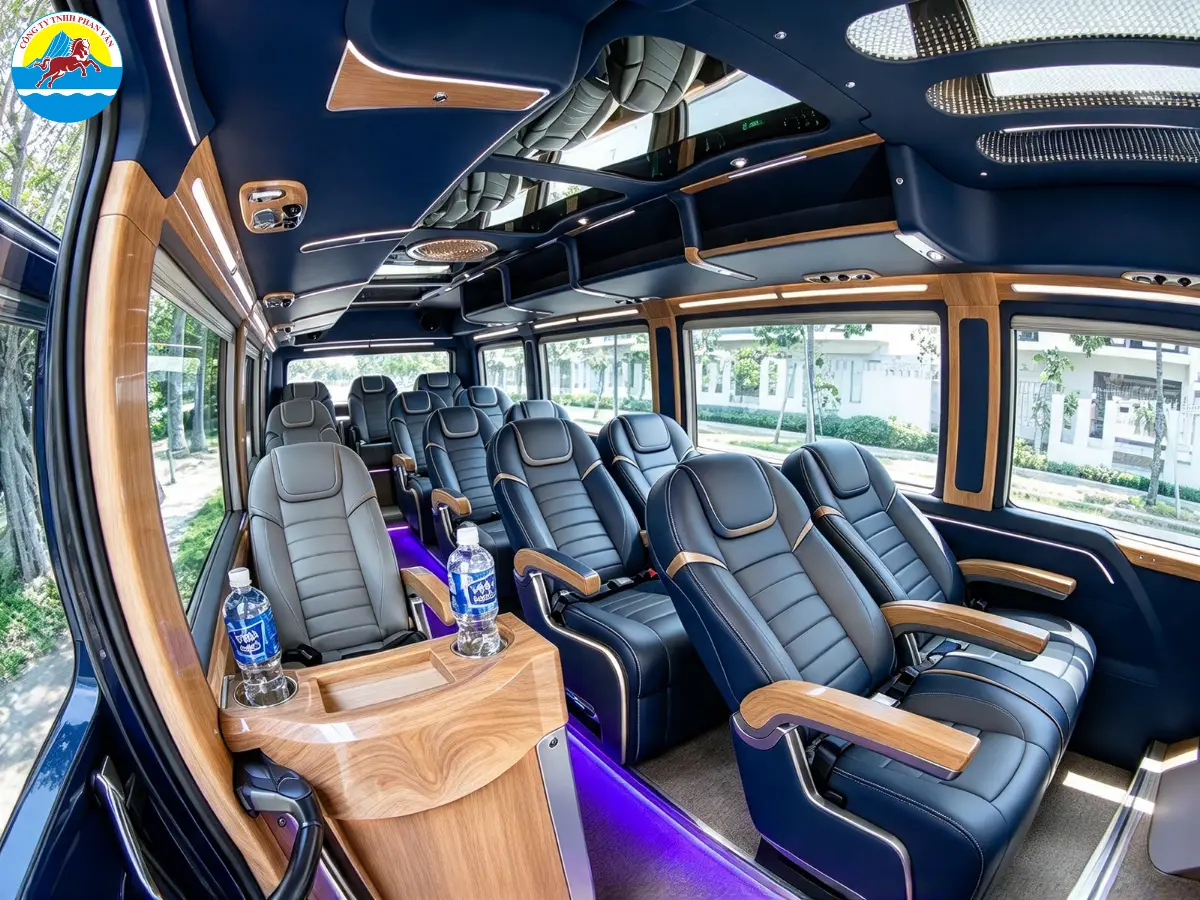 Nội thất xe limousine 16 chỗ phục vụ đoàn khách đi Lào