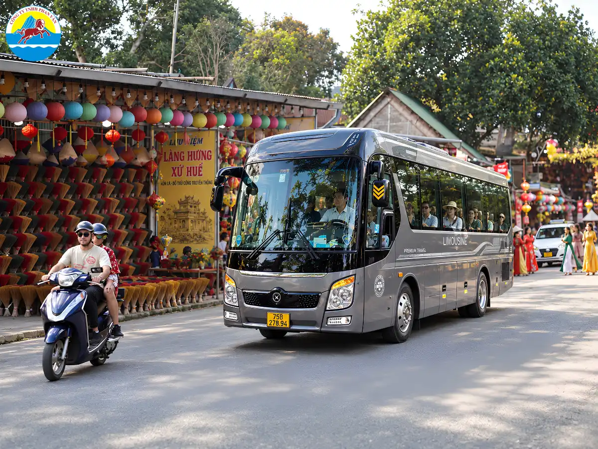 thuê xe limousine 19 chỗ Đà Nẵng đi Huế