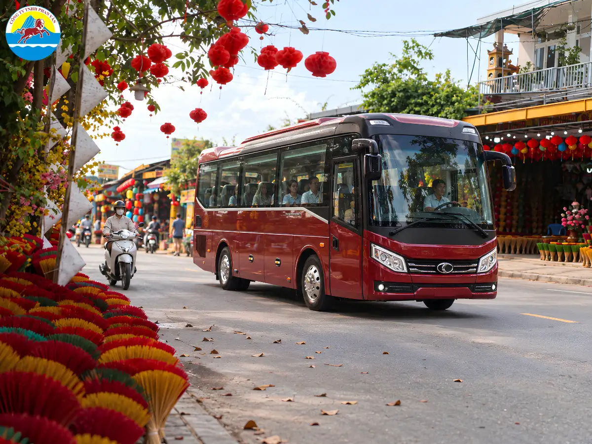 Limousine 19 chỗ Phan Văn Travel tại Huế