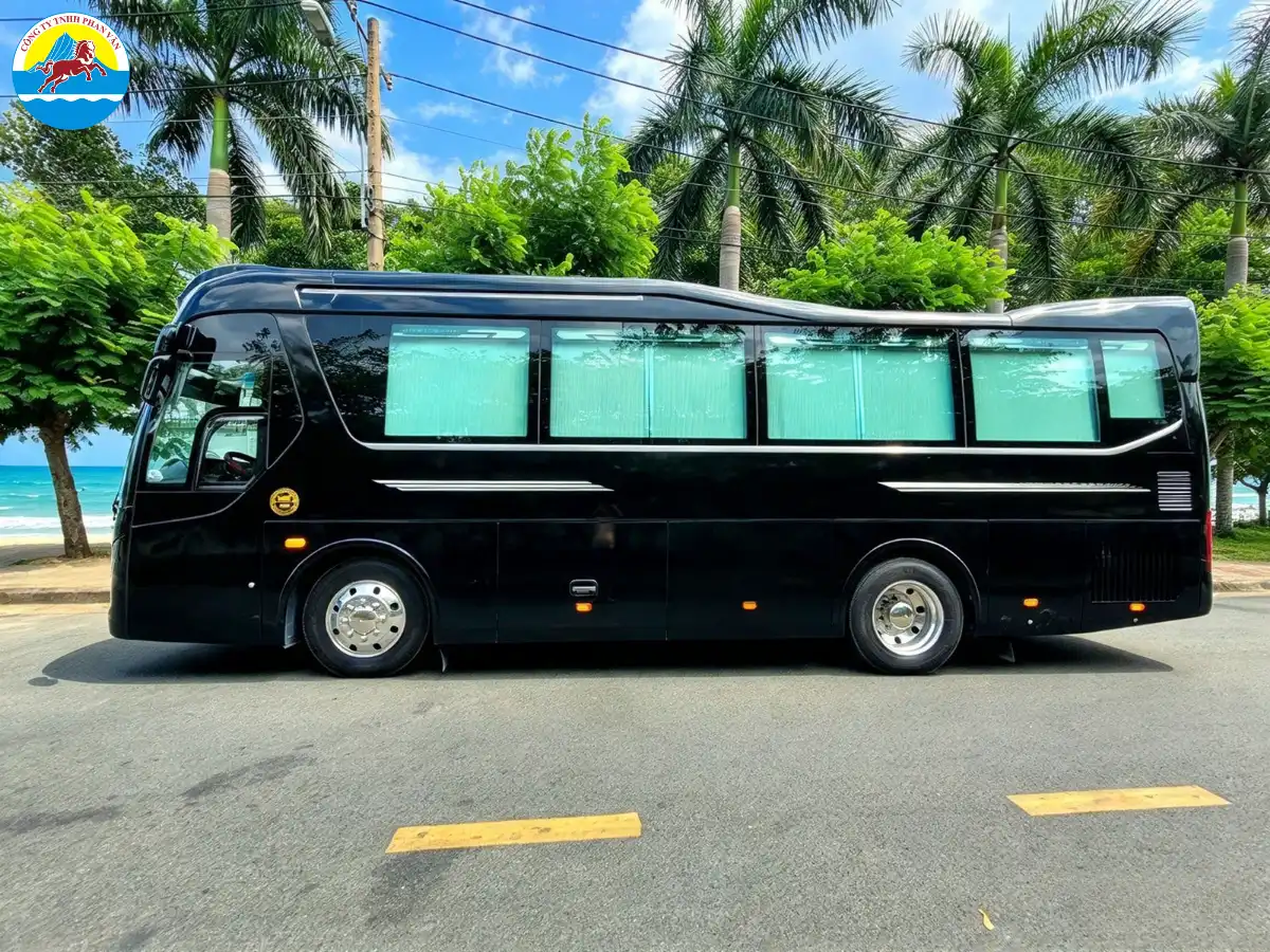 thuê xe limousine 19 chỗ Đà Nẵng đi Nha Trang