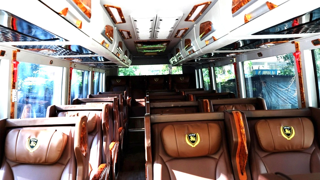 Bên trong nội thất của xe limousine 19 chỗ
