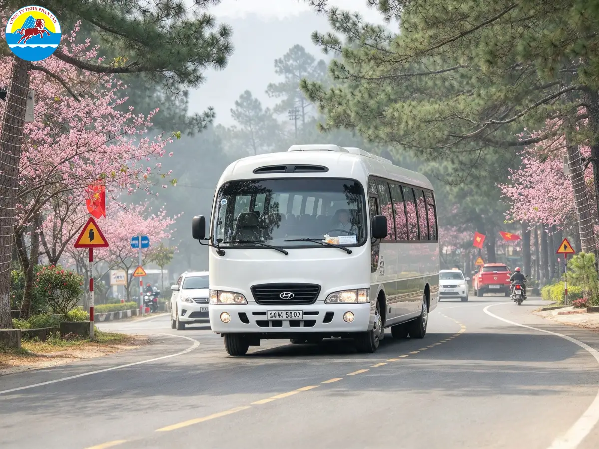 thuê xe limousine 24 chỗ Đà Nẵng đi Măng Đen