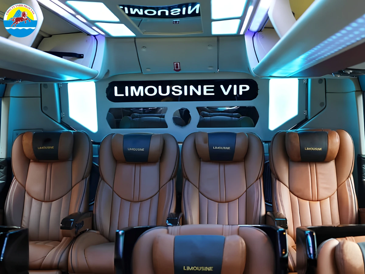 Nội thất xe limousine 24 chỗ đi Măng Đen