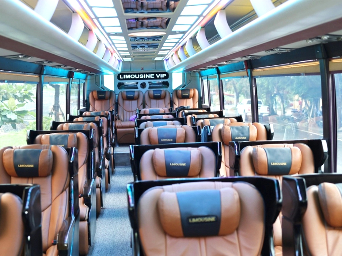 Dàn ghế ngồi cực xịn bên trong xe limousine