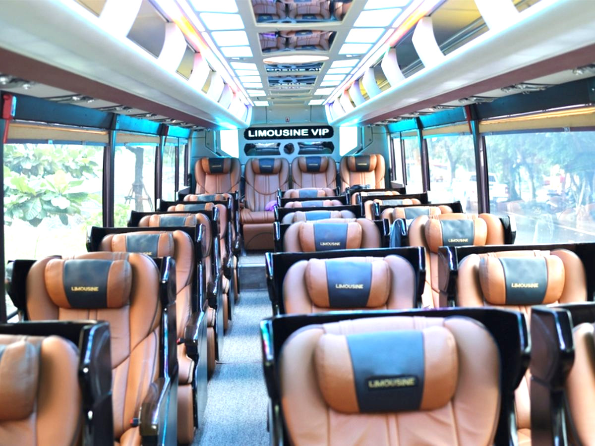 Bên trong nội thất xe limousine 24 chỗ