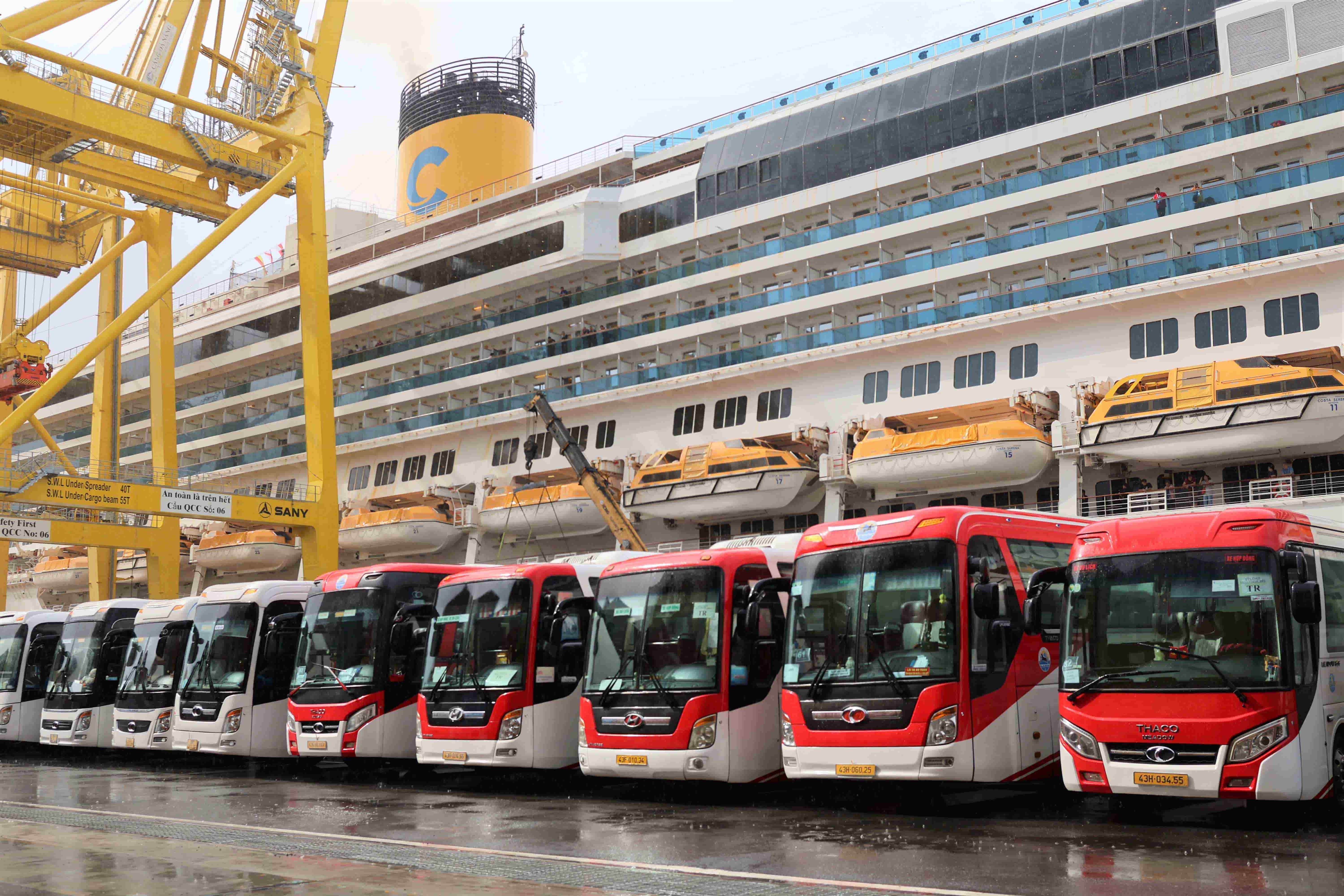 Thuê xe limousine 24 chỗ tuyến Đà Nẵng - Pleiku