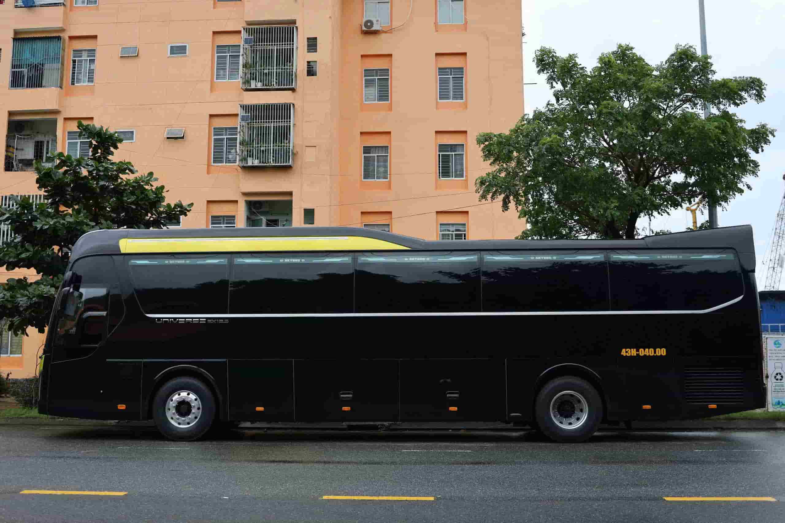 xe limousine 24 chỗ