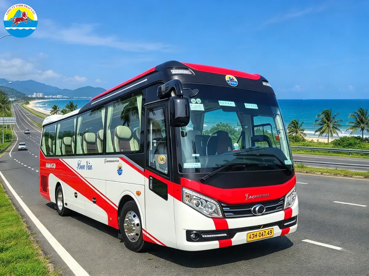 Xe limousine 29 chỗ chở khách đi Nha Trang
