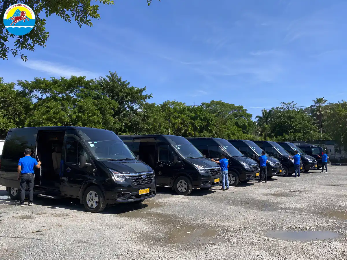thuê xe limousine 9 chỗ