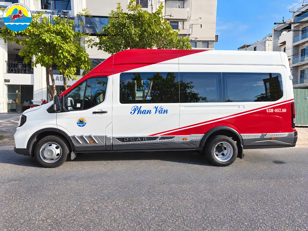 thuê xe limousine 9 chỗ cho sự kiện Đà Nẵng