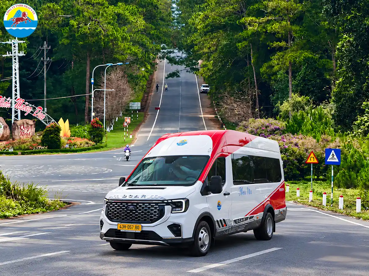 thuê xe limousine 9 chỗ Đà Nẵng đi Kon Tum