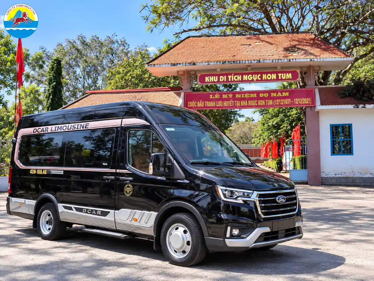Xe limousine 9 chỗ phục vụ khách đi Kon Tum tại Phan Văn Travel