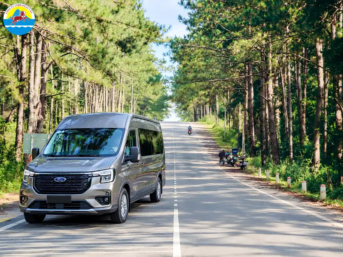 thuê xe limousine 9 chỗ Đà Nẵng đi Măng Đen