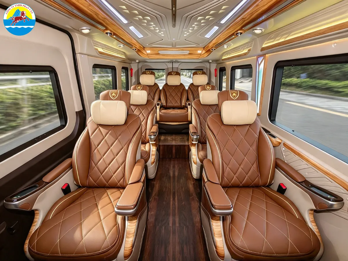 Nội thất xe limousine 9 chỗ phục vụ khách đường dài đi Nha Trang
