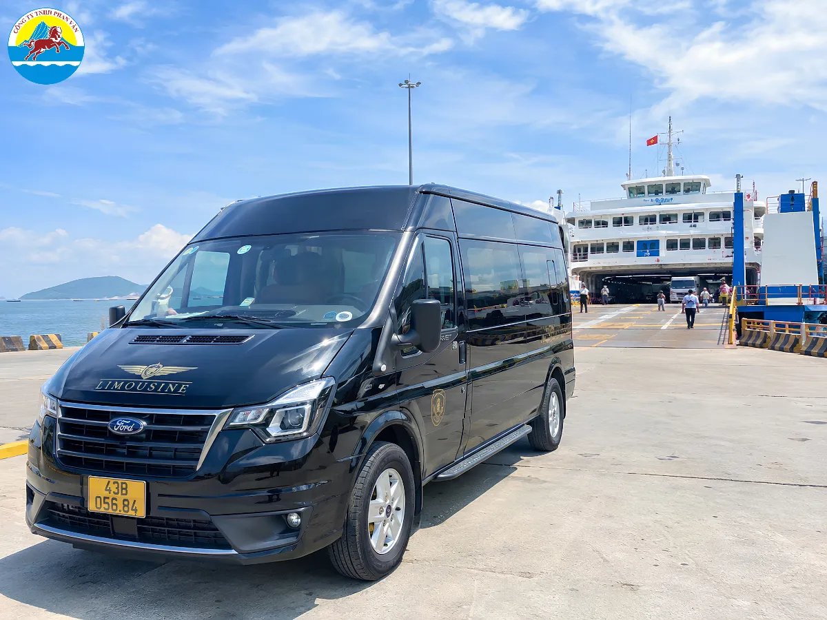 thuê xe limousine 9 chỗ Đà Nẵng đi Phú Quốc