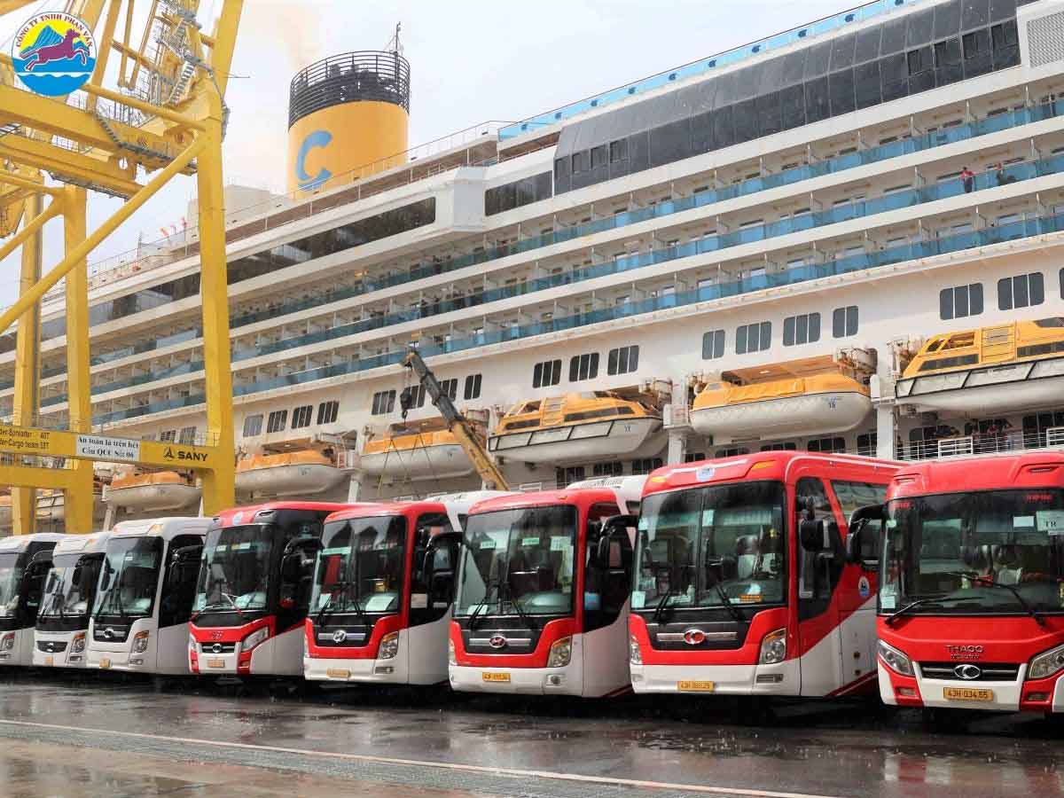 Đội xe của Phan Văn Travel được đầu tư và nâng cấp liên tục