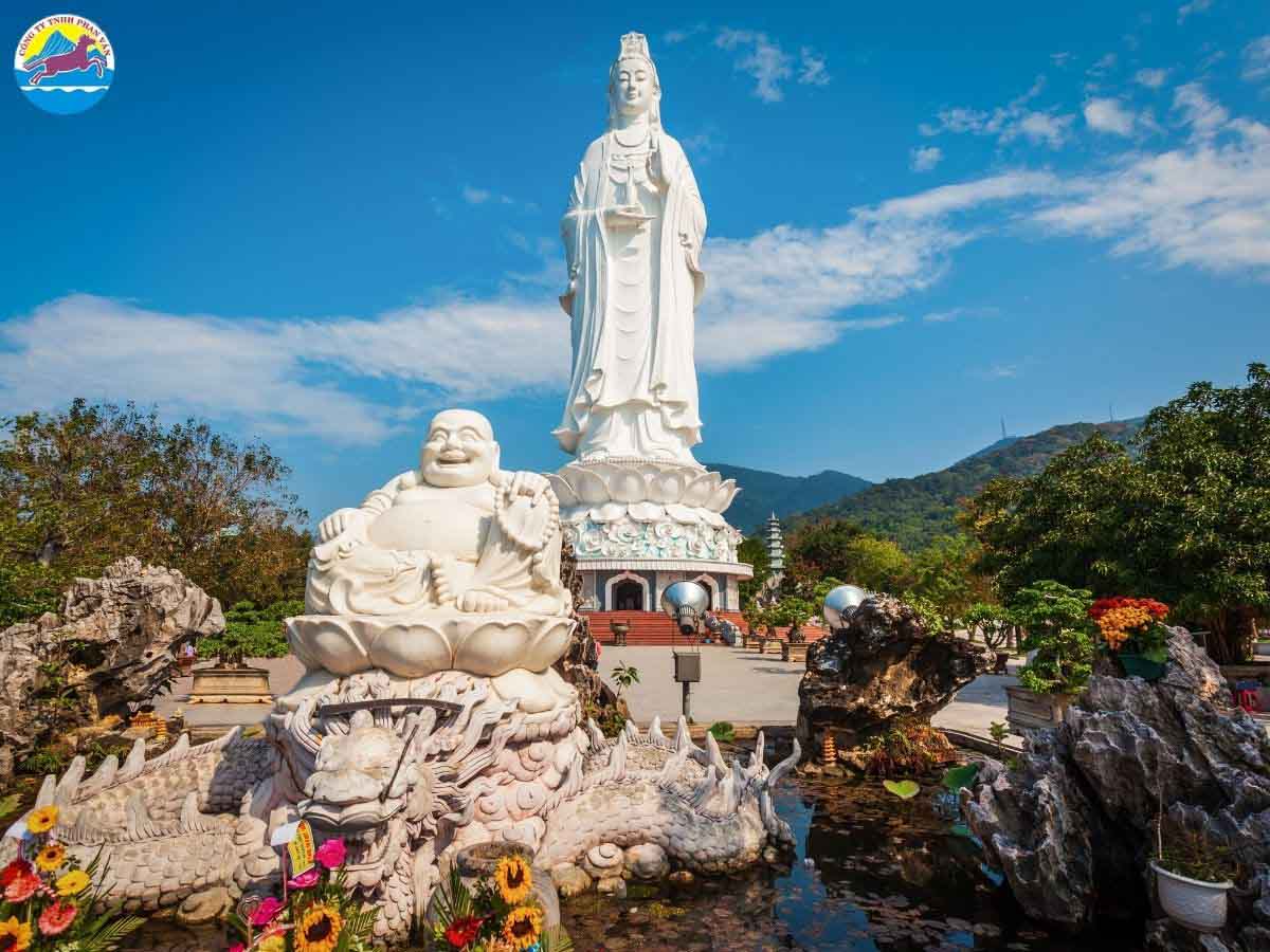 Viếng thăm Chùa Linh Ứng