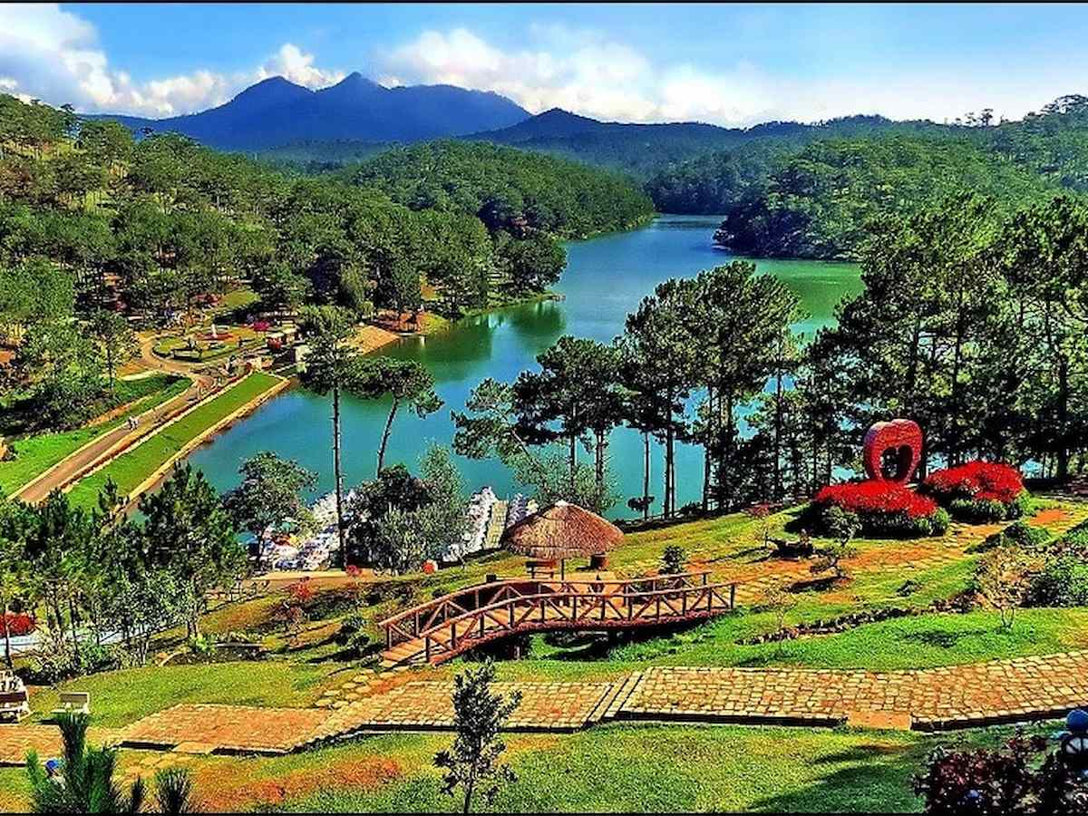 Toàn cảnh Thung lũng Tình Yêu