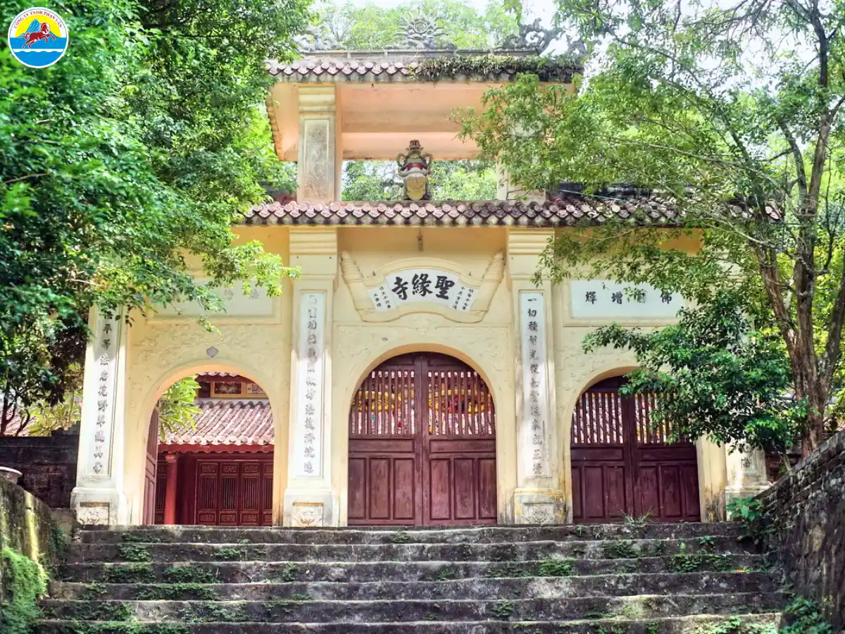 chùa nổi tiếng ở huế