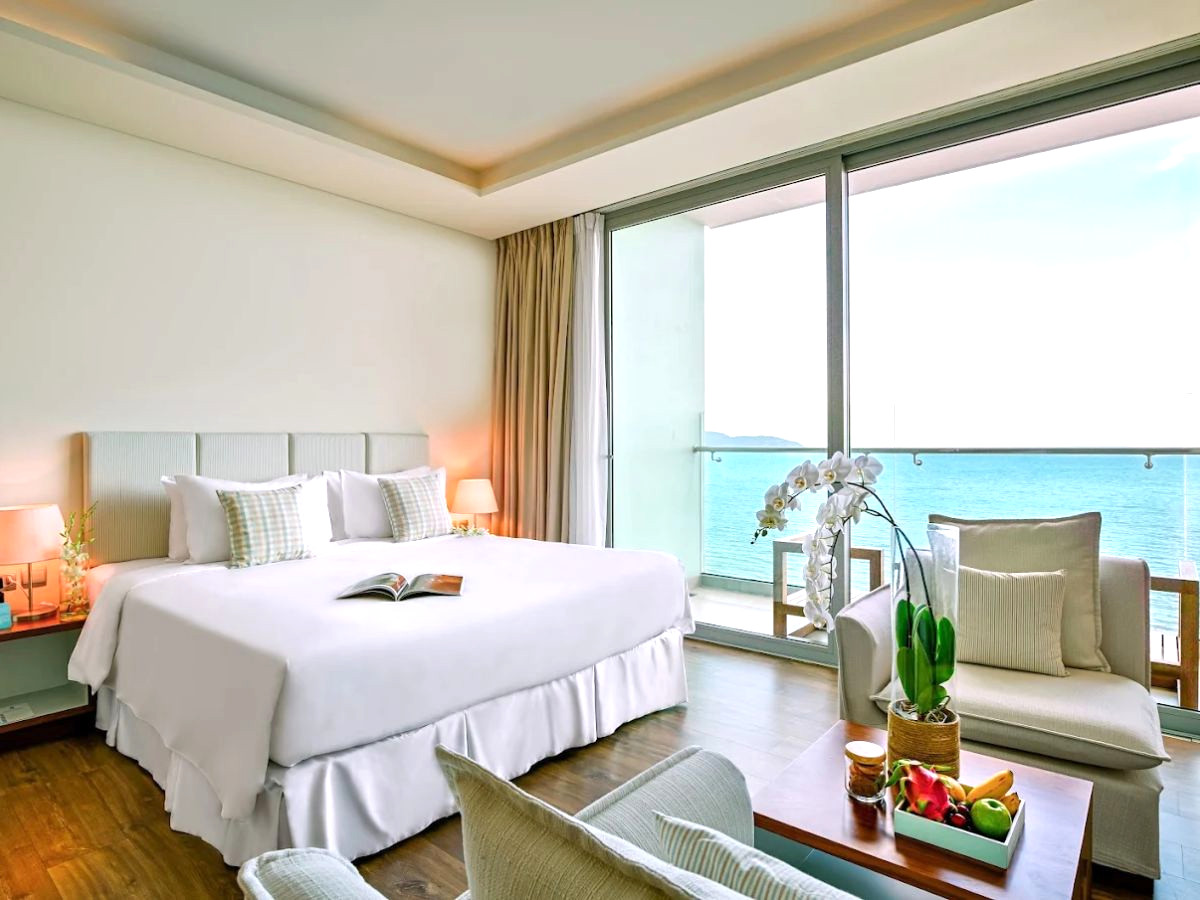 top-10-khach-san-da-nang-gan-bien-duoc-du-khach-yeu-thich-nhat-phan-van-travel-8