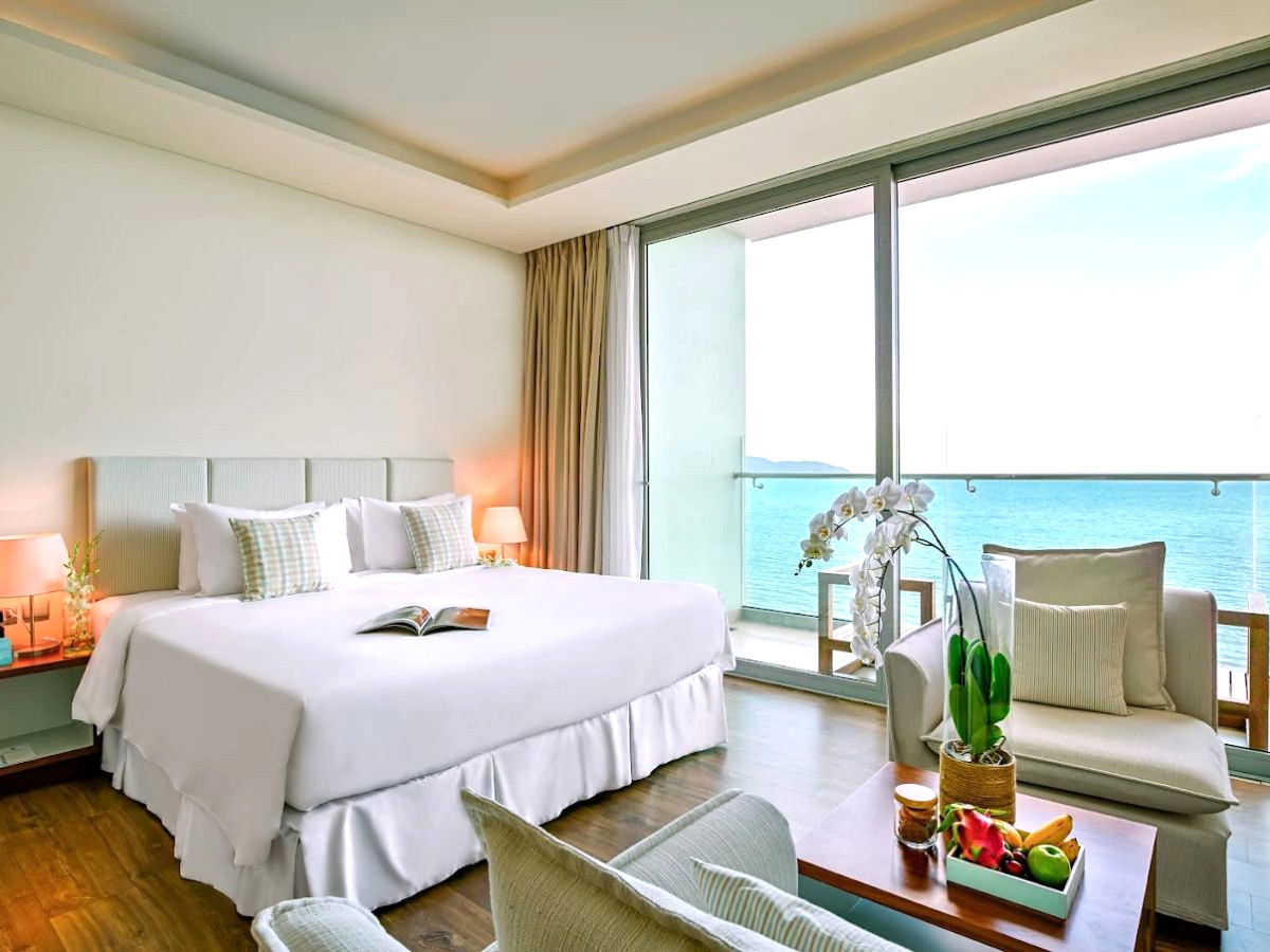 top-10-khach-san-da-nang-view-dep-gan-bien-my-khe-cuc-chill-phan-van-travel-7