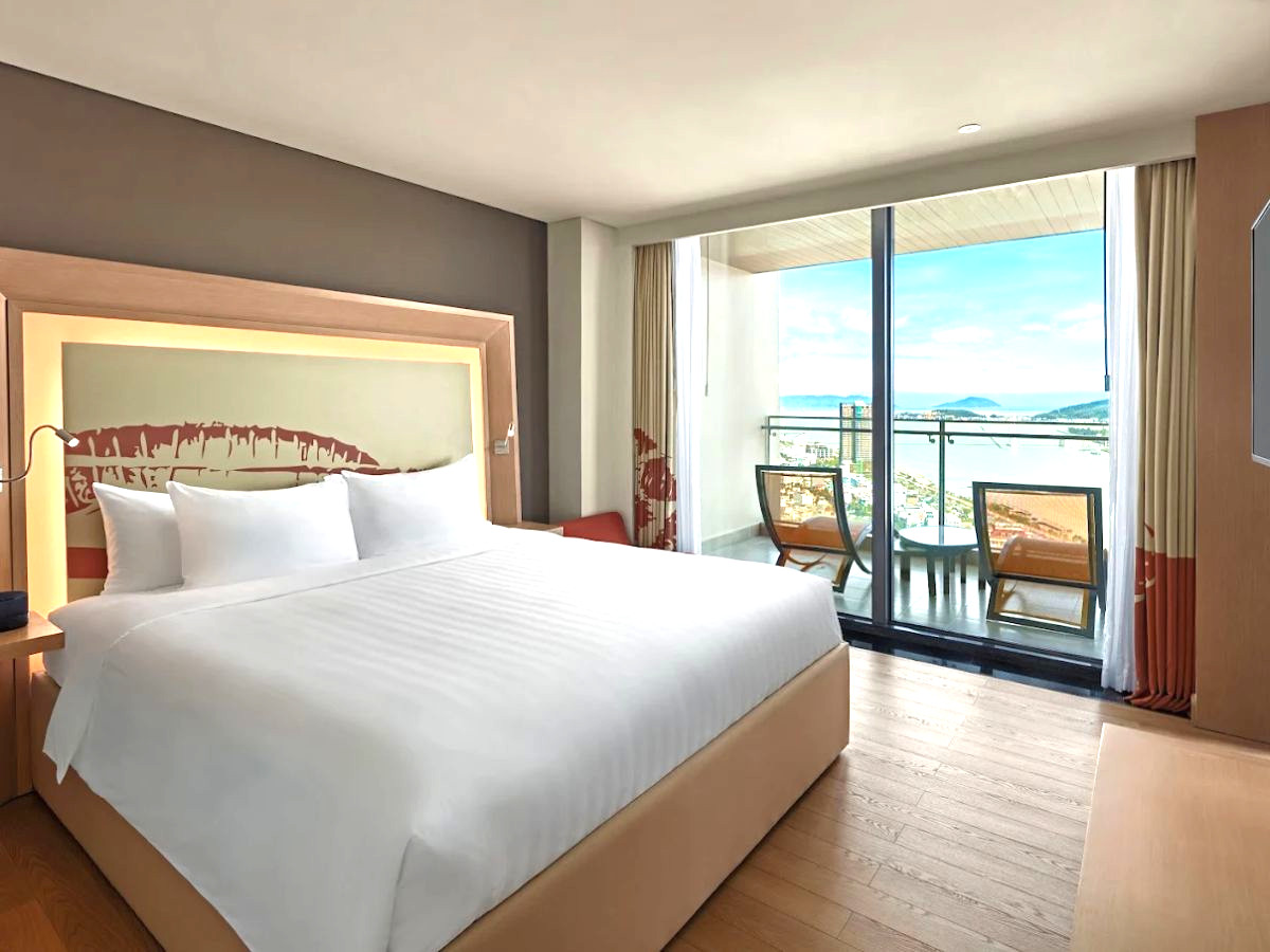 top-7-khach-san-da-nang-gan-trung-tam-dang-trai-nghiem-nhat-2025-phan-van-travel-4