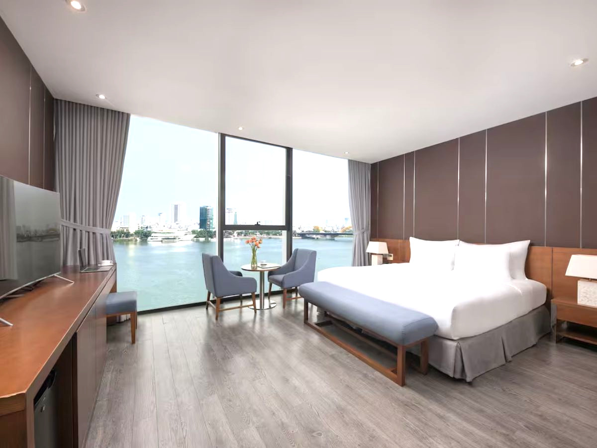 top-7-khach-san-da-nang-gan-trung-tam-dang-trai-nghiem-nhat-2025-phan-van-travel-8