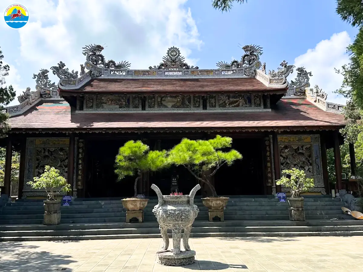 đi chùa xin xăm ở huế