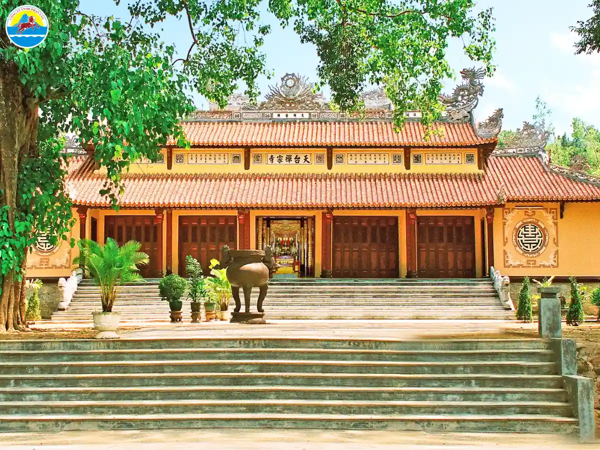 đi chùa xin xăm ở huế