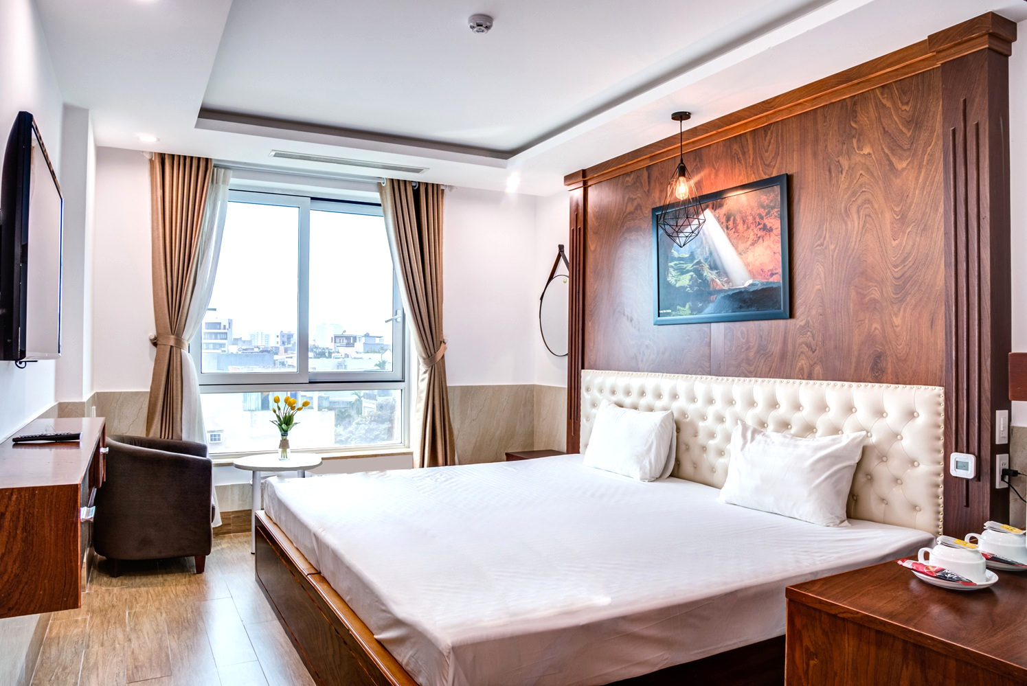 Phòng ngủ đơn giản nhưng ấm cúng vô cùng