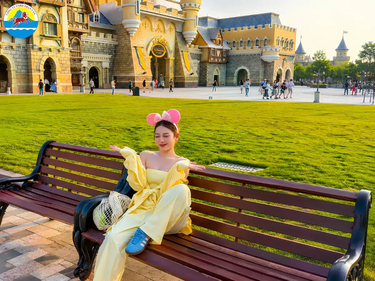 Quảng trường Lâu đài trung tâm (VinWonders Phú Quốc)