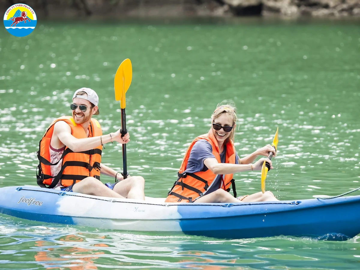 Cùng chèo kayak