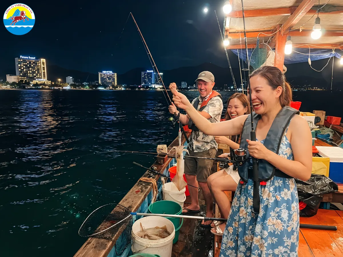 tour câu mực đêm Đà Nẵng