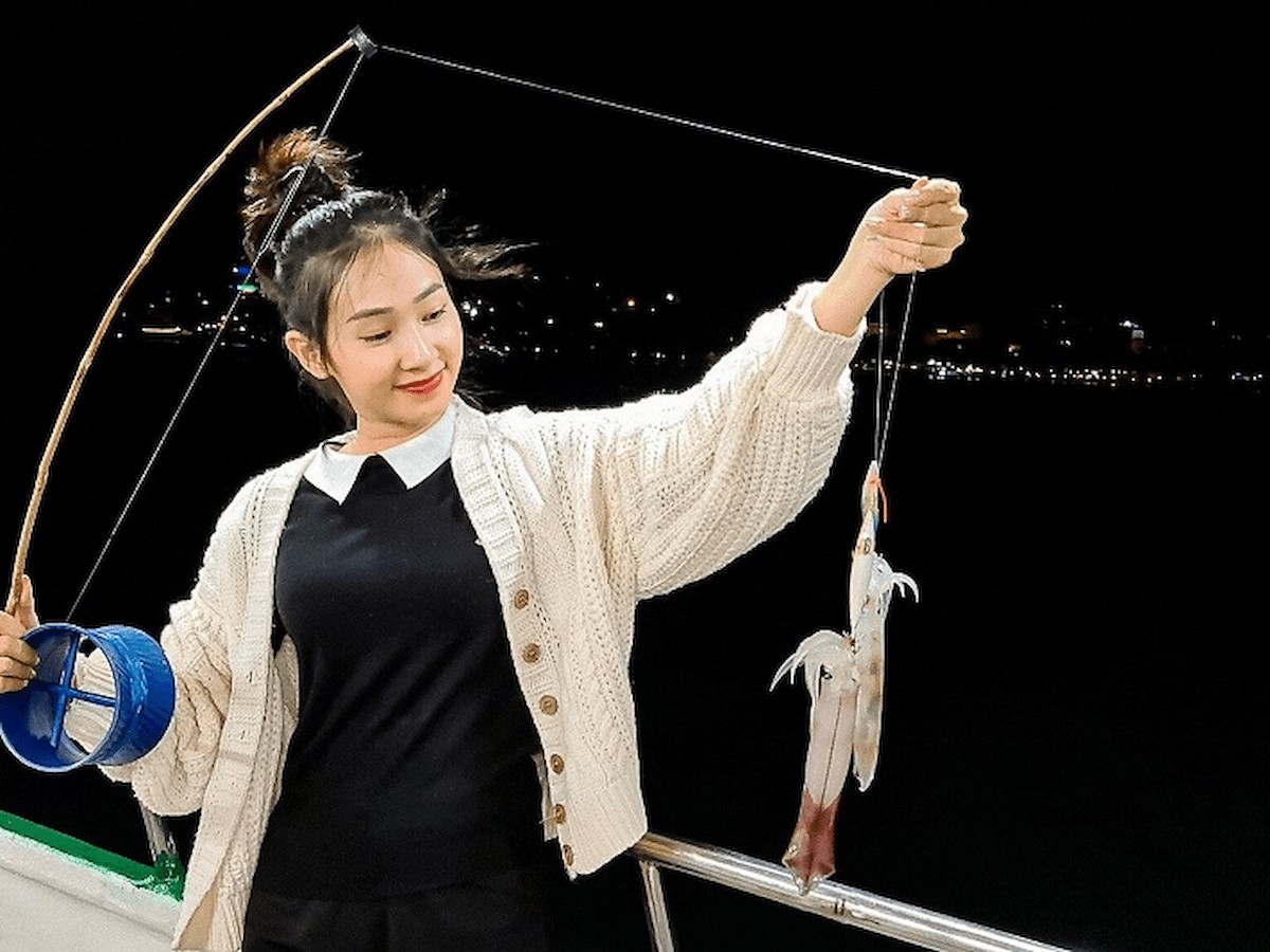 Câu mực đêm trên biển