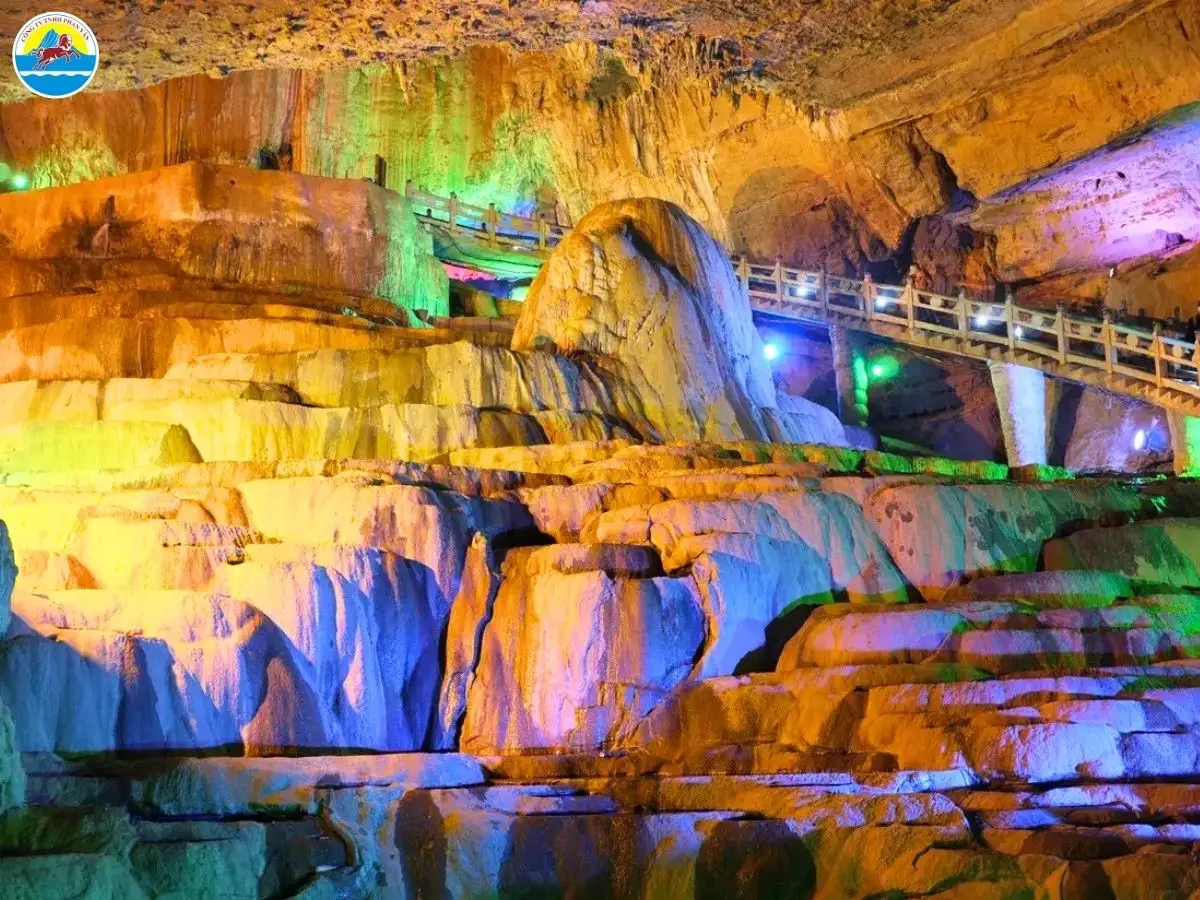 tour du lịch côn minh lệ giang shangrila