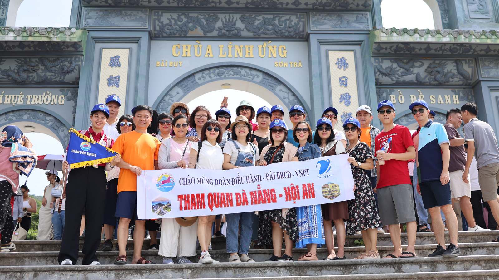 Khám Phá Tour Đoàn Cùng Phan Văn Travel