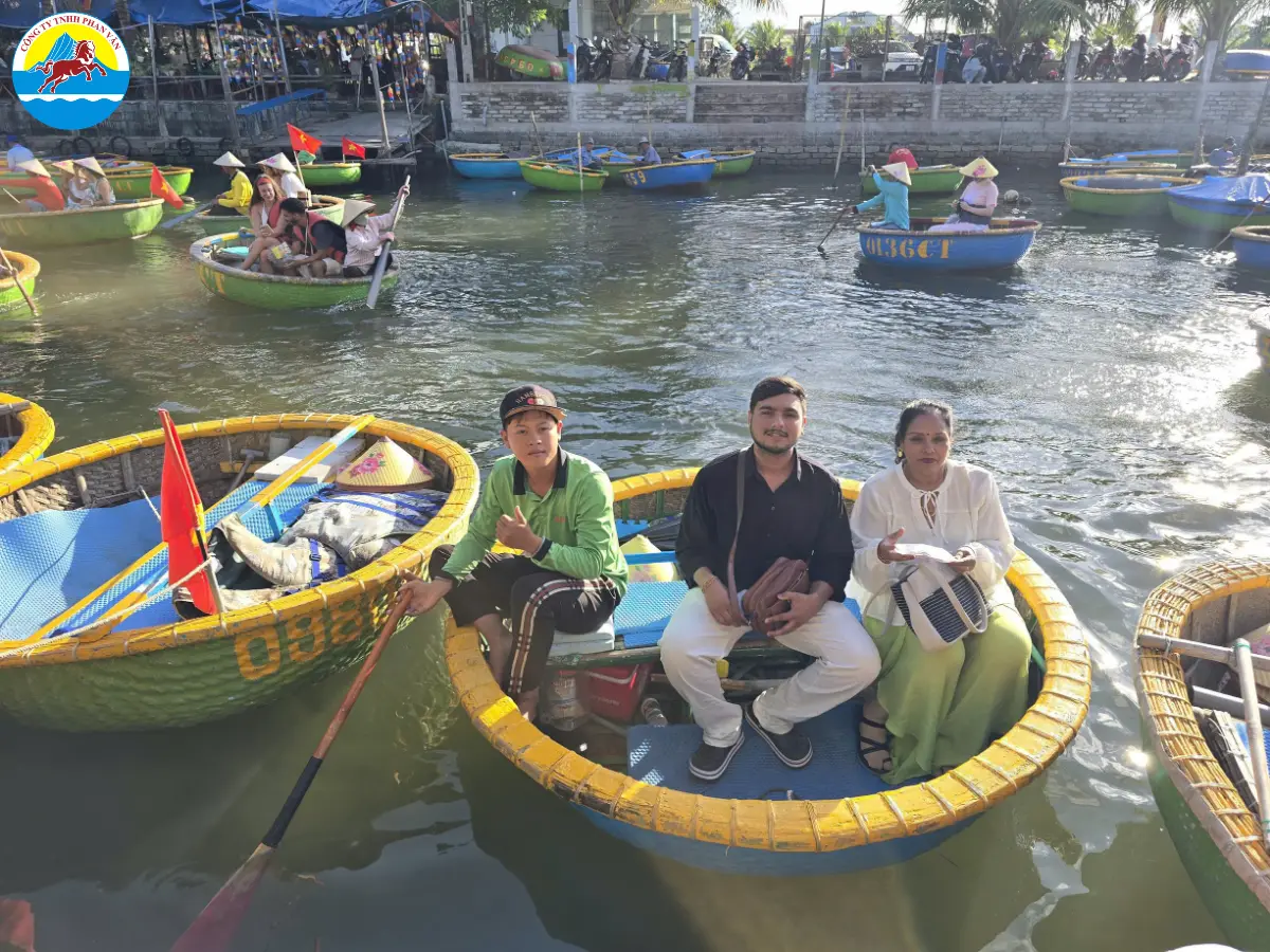Tour Rừng Dừa Bảy Mẫu của Phan Văn Travel phục vụ khách quốc tế