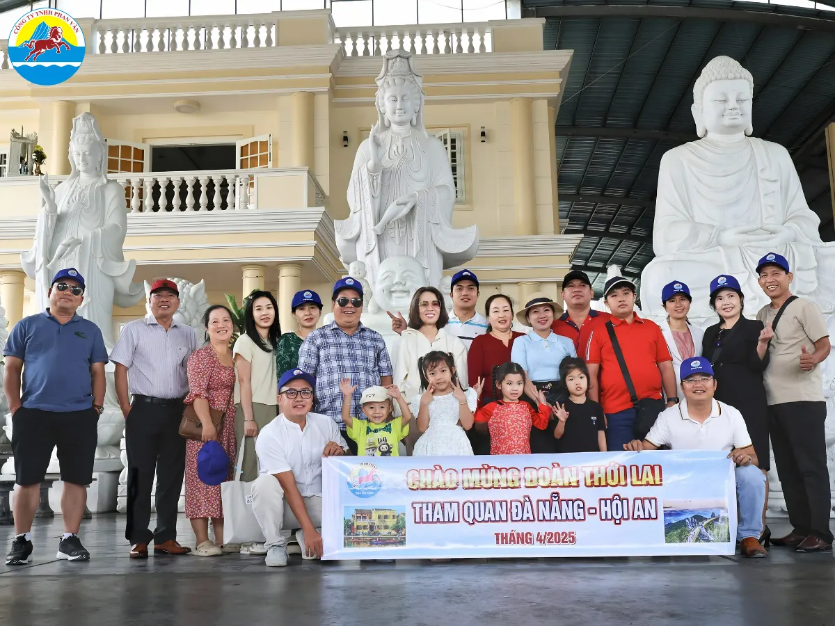 Tour ghép Chùa Linh Ứng kết hợp Hội An của Phan Văn Travel