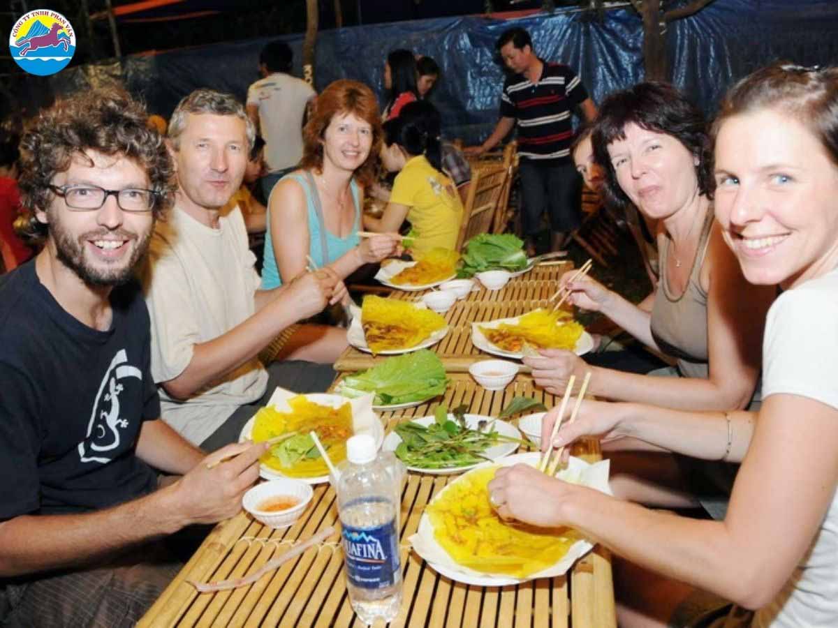 Tour trải nghiệm ẩm thực đường phố