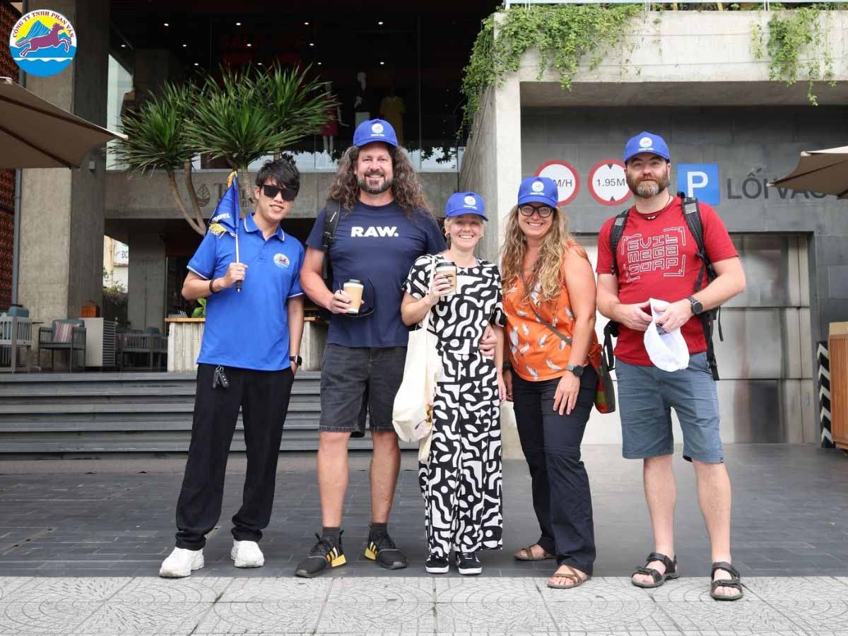 Tour của Phan Văn Travel chưa bao gồm vé máy bay