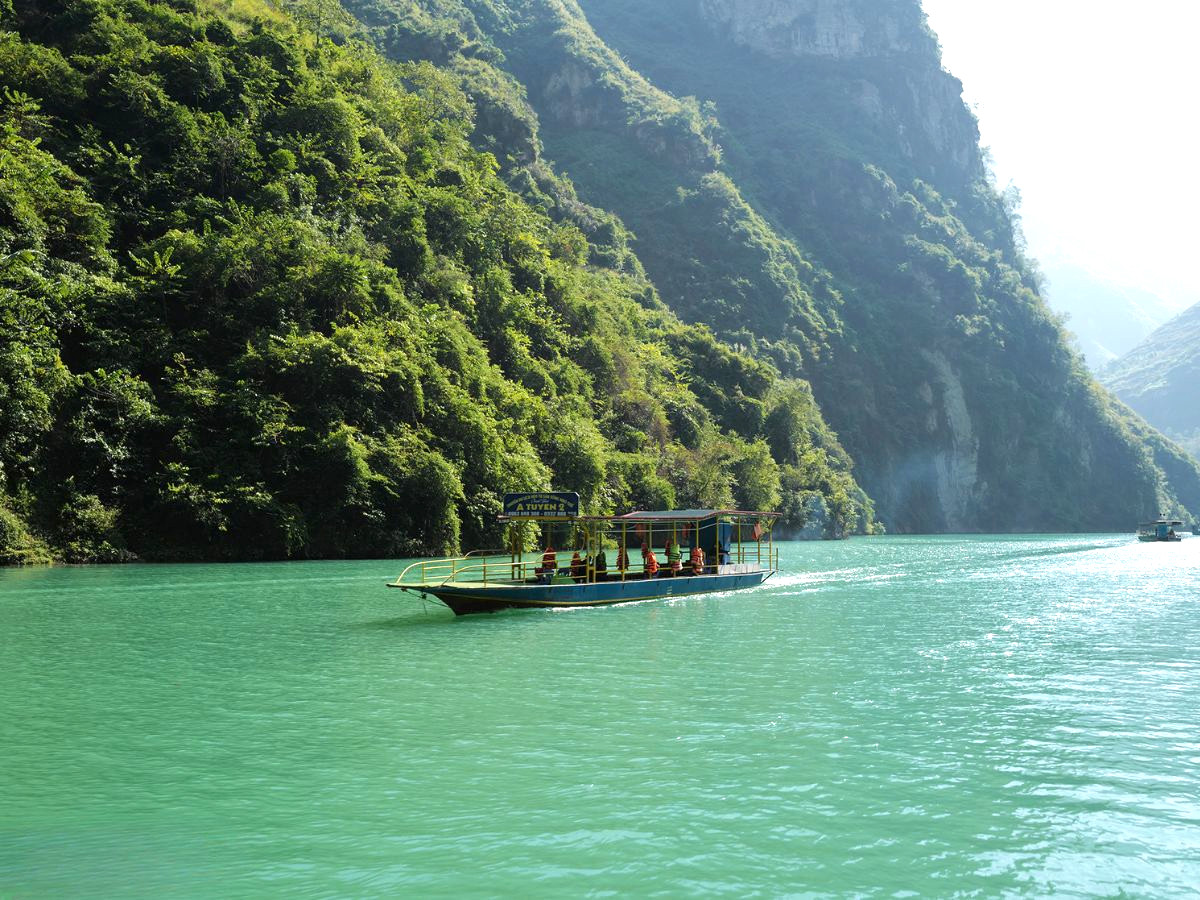 tour-du-lich-dong-bac-6-ngay-5-dem-thung-lung-mong-mo-goi-moi-phan-van-travel-4