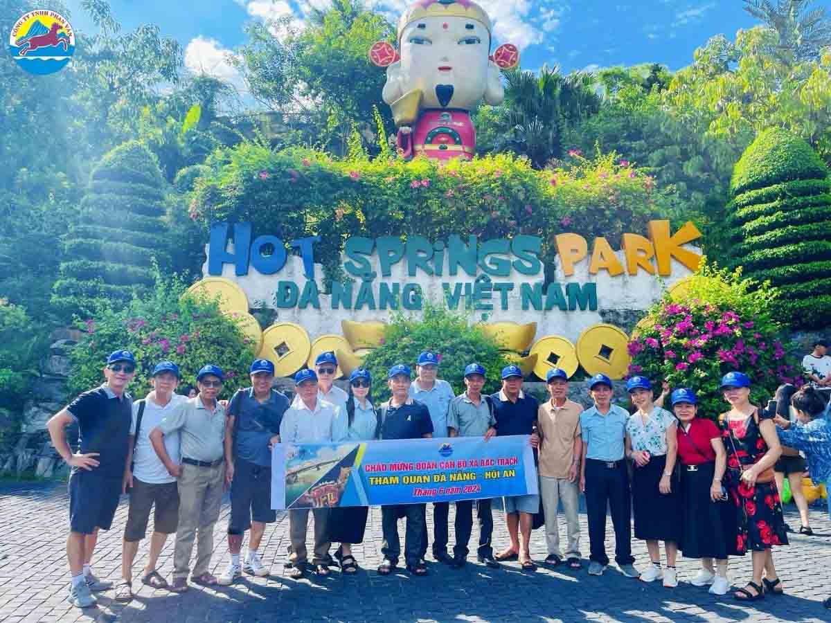 Phan Văn Travel cung cấp tour du lịch uy tín, trọn gói