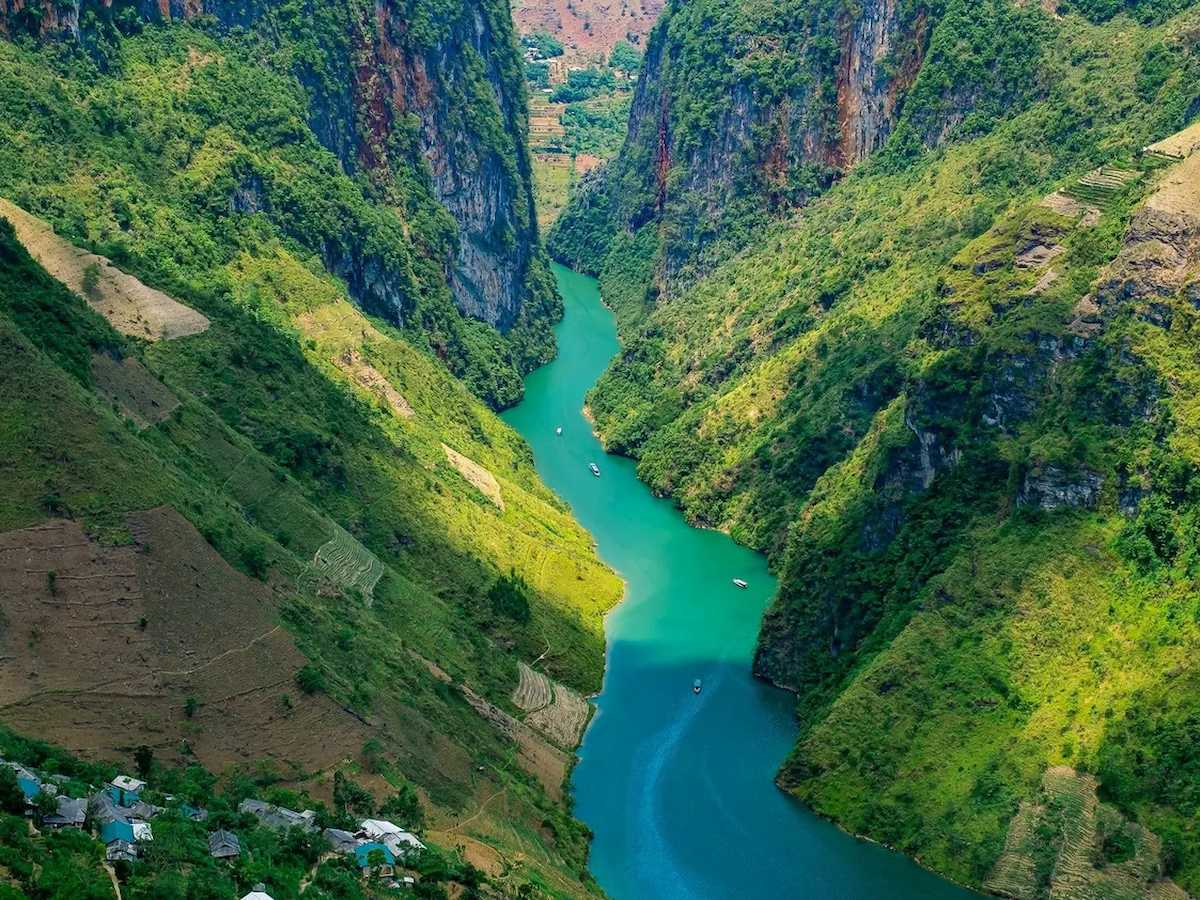 tour-du-lich-ha-giang-thang-8-ngam-hoa-tam-giac-mach-no-ro-phan-van-travel-10