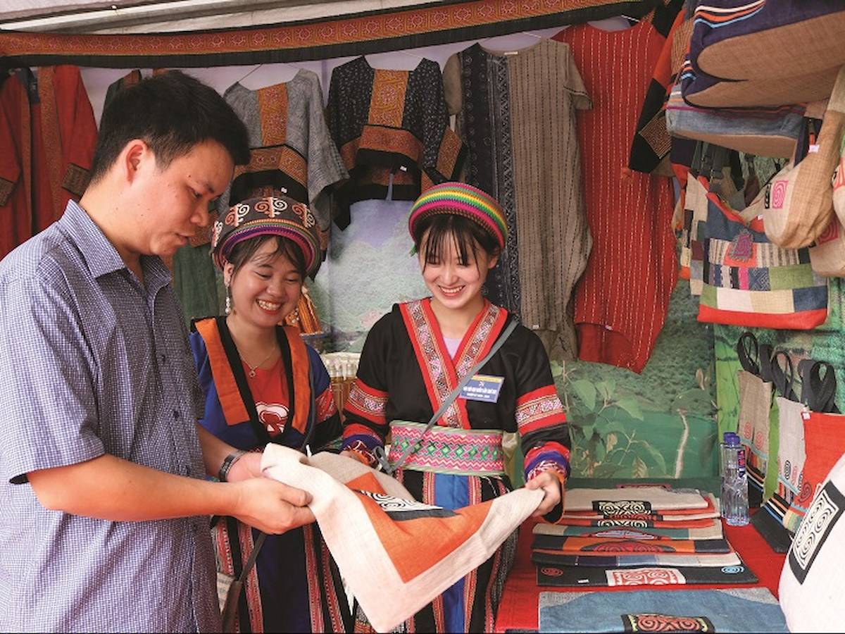 tour-du-lich-ha-giang-thang-8-ngam-hoa-tam-giac-mach-no-ro-phan-van-travel-3