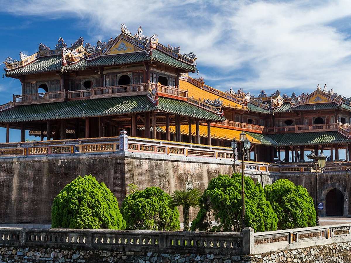 tour-du-lich-hue-2-ngay-1-dem-du-lich-cham-ve-mien-dat-co-do-phan-van-travel-10