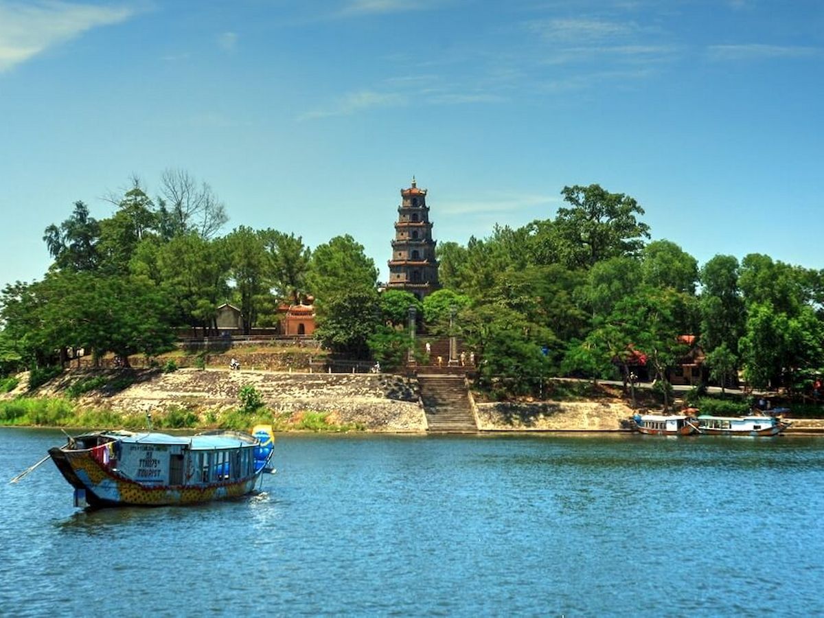tour-du-lich-hue-2-ngay-1-dem-du-lich-cham-ve-mien-dat-co-do-phan-van-travel-18
