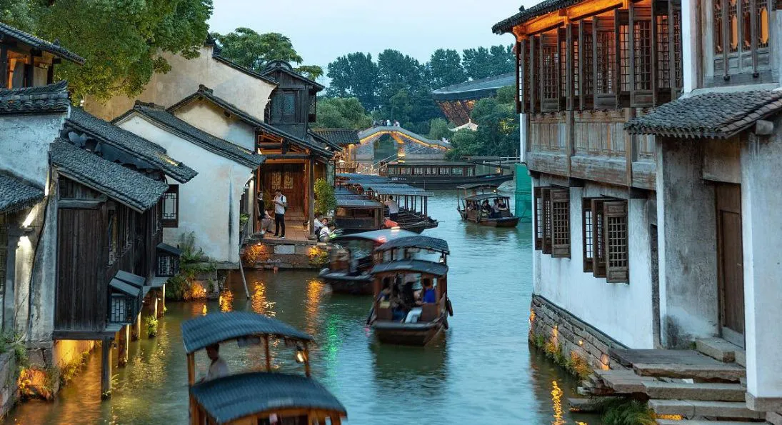 Đi Thuyền Trên Kênh Rạch tại Ô Trấn