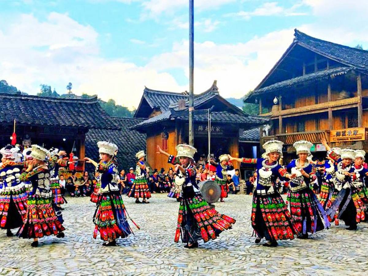 tour-du-lich-phuong-hoang-co-tran-gia-tot-di-la-me-chup-la-dep-phan-van-travel-6