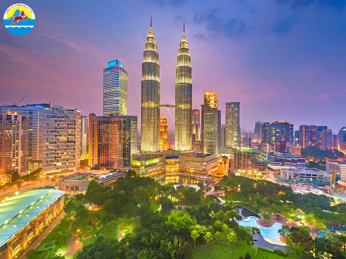 Tháp đôi Petronas Kuala Lumpur về đêm