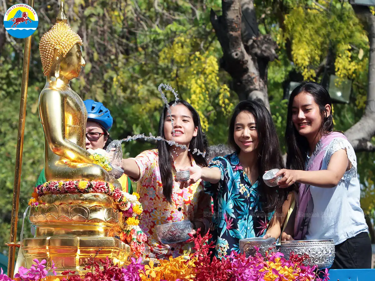 Không khí Tết Âm lịch đặc sắc nhờ cộng đồng người Thái gốc Hoa